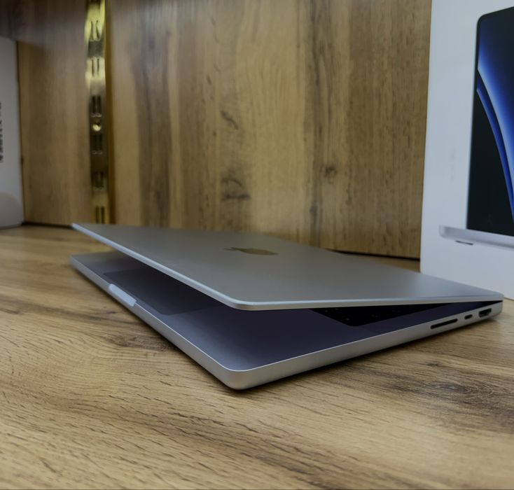MacBook Pro M2 Pro 14” 16/1TB | 12CPU / 19GPU