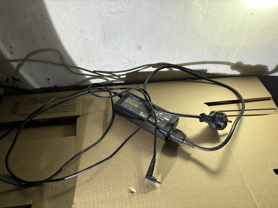 Зарядное устройство SONY 19.5 V