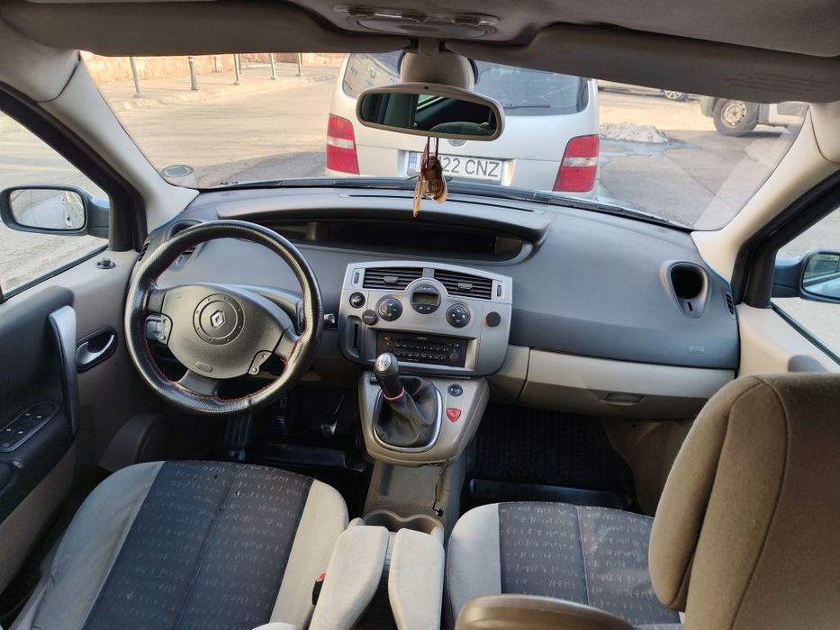 RENAULT Scenic