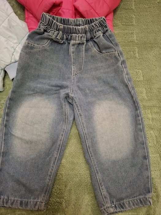 Продаются 2 курточки и джинсики