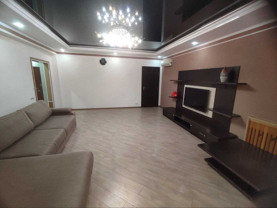 Продаётся 3-ком. кв-ра в центре — ТОП-локация: метро «Космонавтов»
