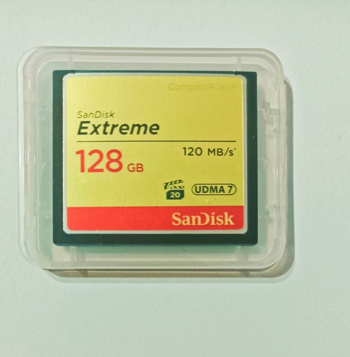 Vând card CF San Disk Extreme 128Gb