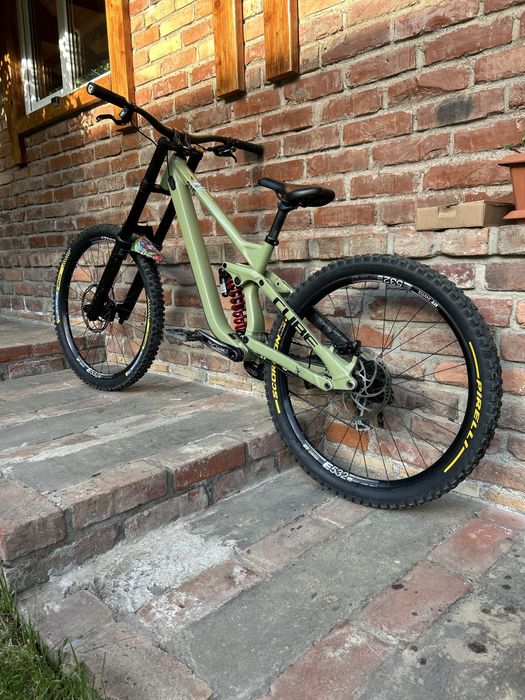Bicicleta DH Cube Two15 Race 2024