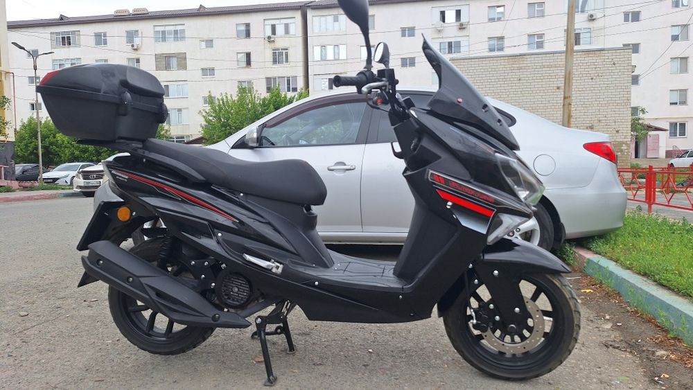 Скутер Макси -150