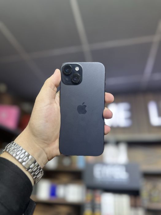 Айфон 15 в черном цвете