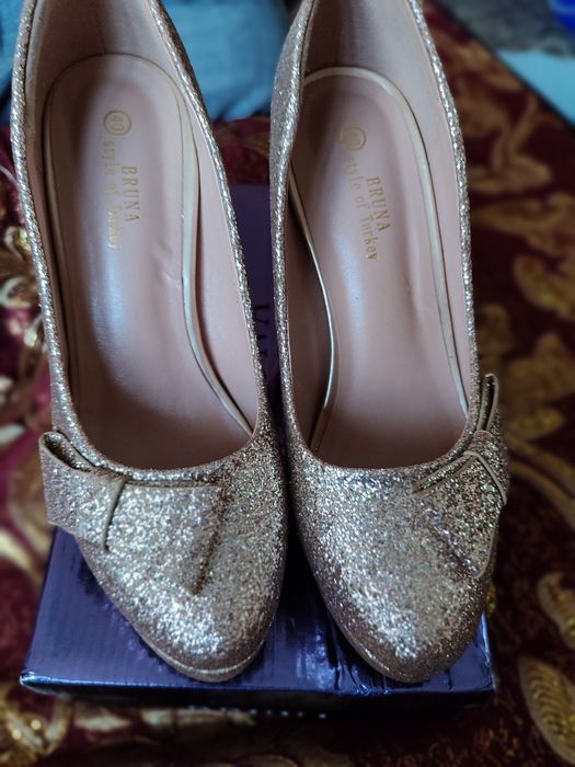 Туфли женские в отличном состоянии.