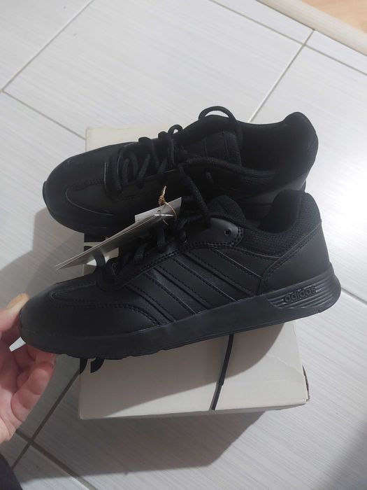 Нови маратонки adidas tensaur 36