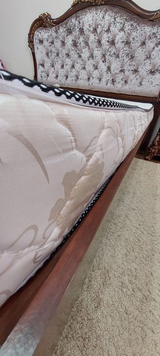 Продаётся матрас на 2х спальная кровать