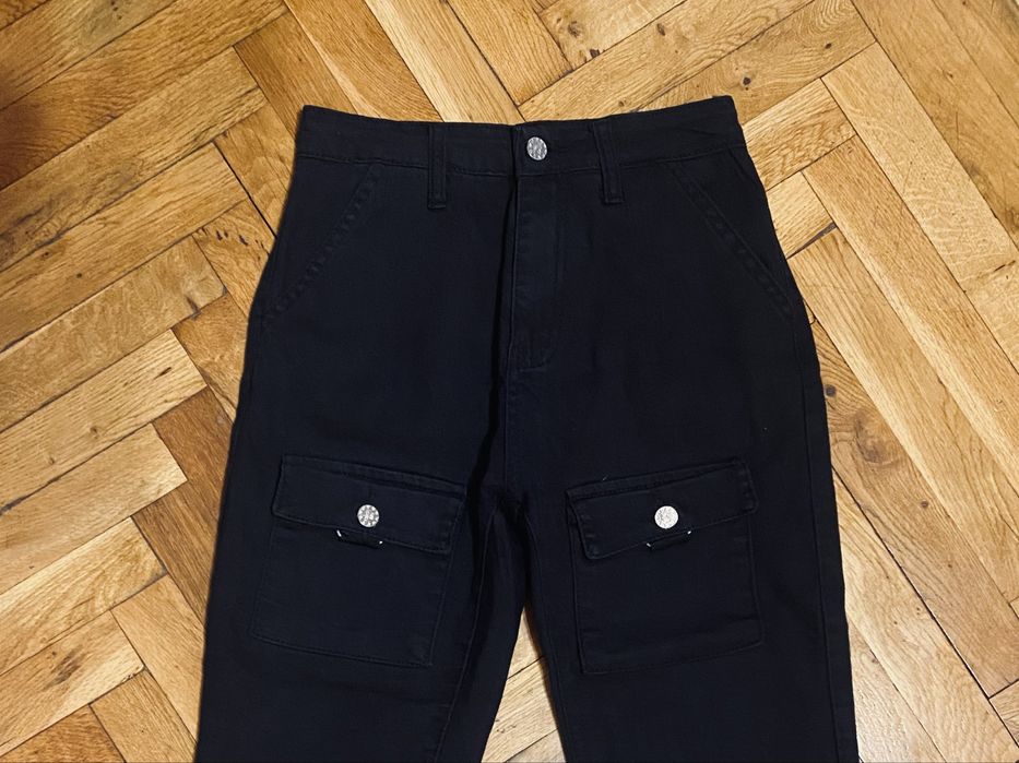 Bershka карго и широк панталон XS