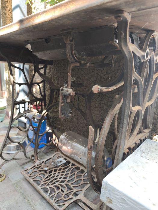 Mașina de cusut Pfaff