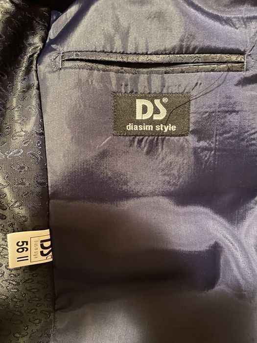 Vând costum bărbătesc