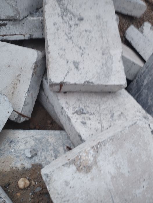 Beton sotiladi armatura yurgan ichidan baquvat