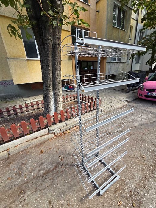 Стелажи с телени кошници