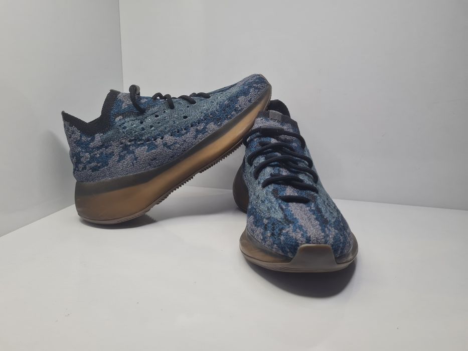 Маратонки Adidas  Yeezy 380 

Чисто нови без кутия. 

Размер 40 стелка