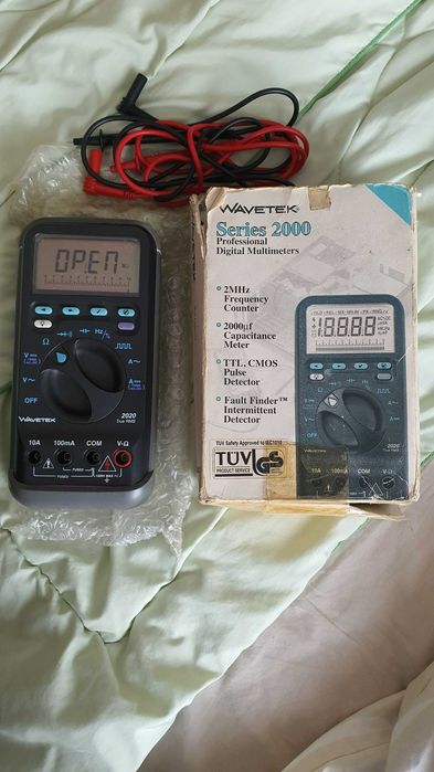 Професионален мултицет WAVETEK 2020 True RMS