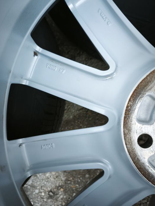 19" оригинални алуминиеви джанти за Volvo.