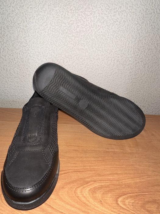 Продам кроссовки 37,5