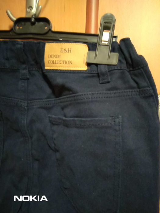 Продавам детски панталон размер 152 см за момче.