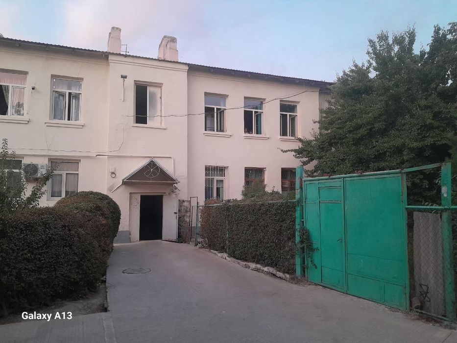 Dom sotiladi srochni