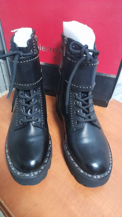 Новые кожаные ботинки Pierre cardin.