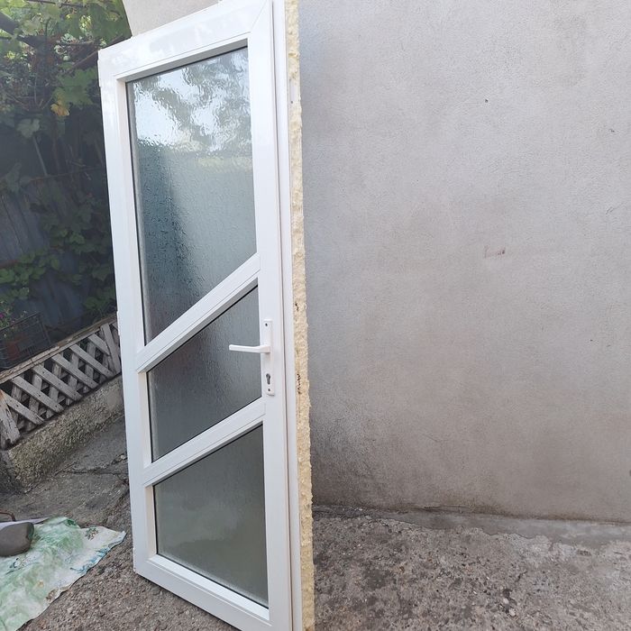 Ușii de vinzare termopan interior