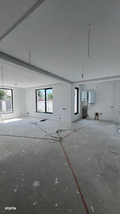 Vila noua | 5 camere | 4 dormitoare | curte proprie