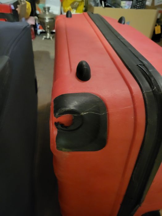 Продавам  куфари