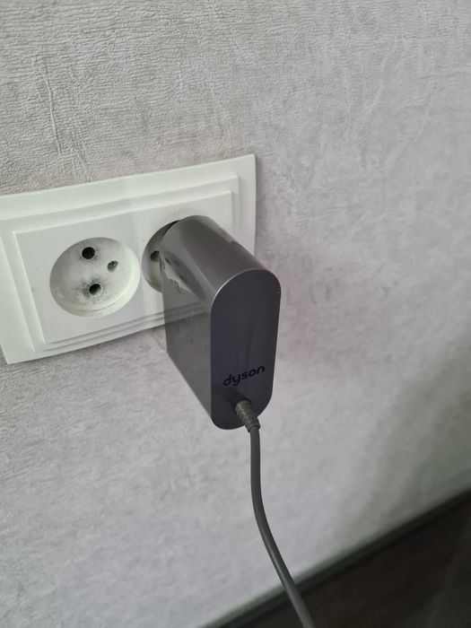 Пылесос дайсон  DYSON