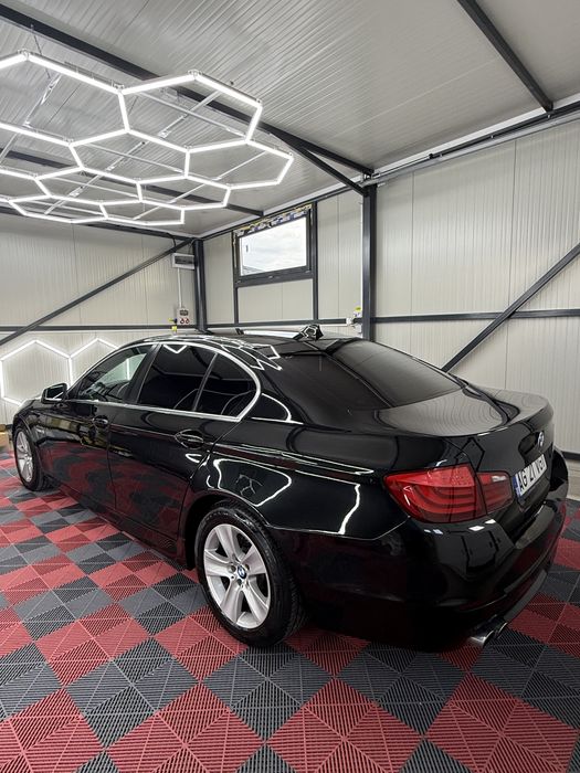 BMW 5 Series 2011 — imagine 4