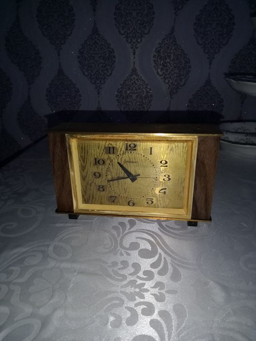 Продам часы советских времён.