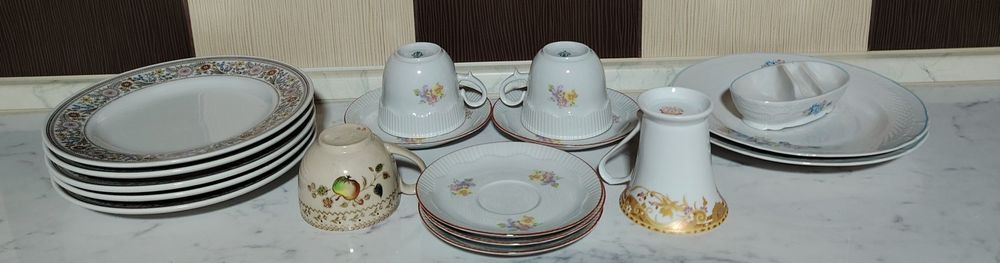Farfurii și căni din portelan de înaltă calitate