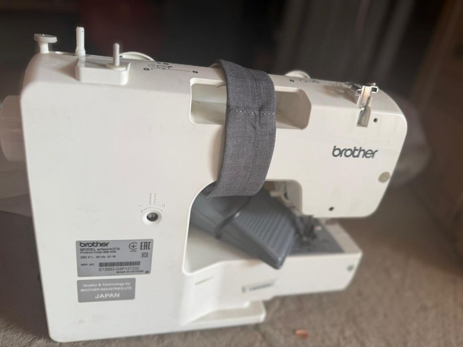 Продам швейную машину