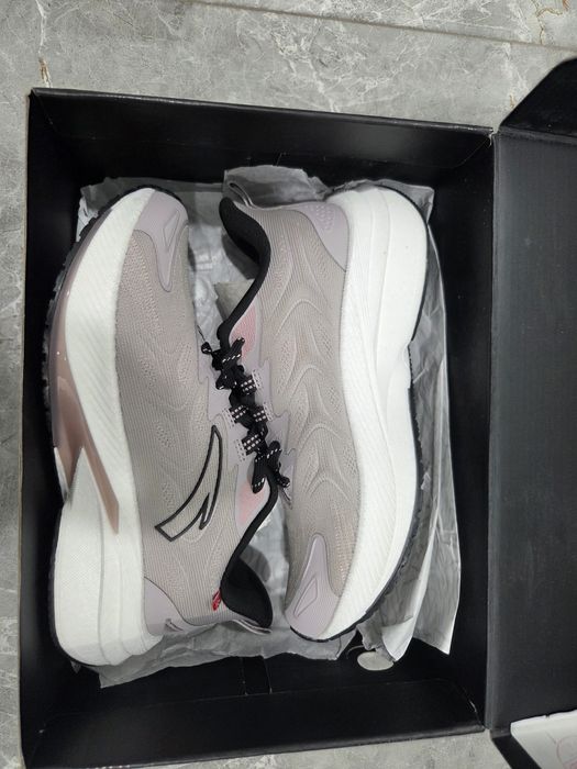 Продам Кроссовки Anta