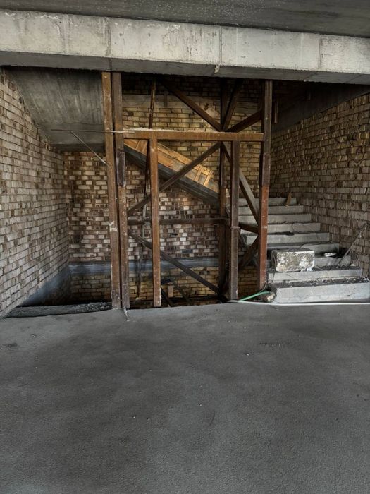 Продается здание под любой бизнес в центре Самарканда 1600кв/м