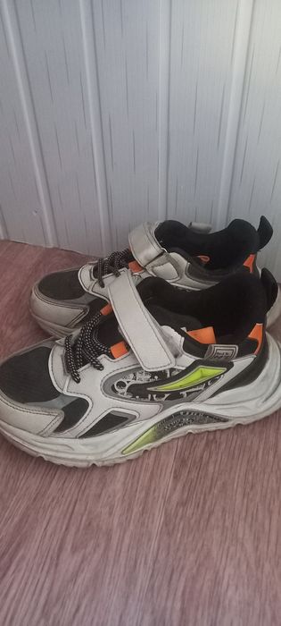 Джинсовая куртка на 4,5лет