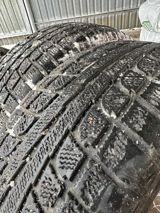 Зимняя резина б/у 225/65 R17