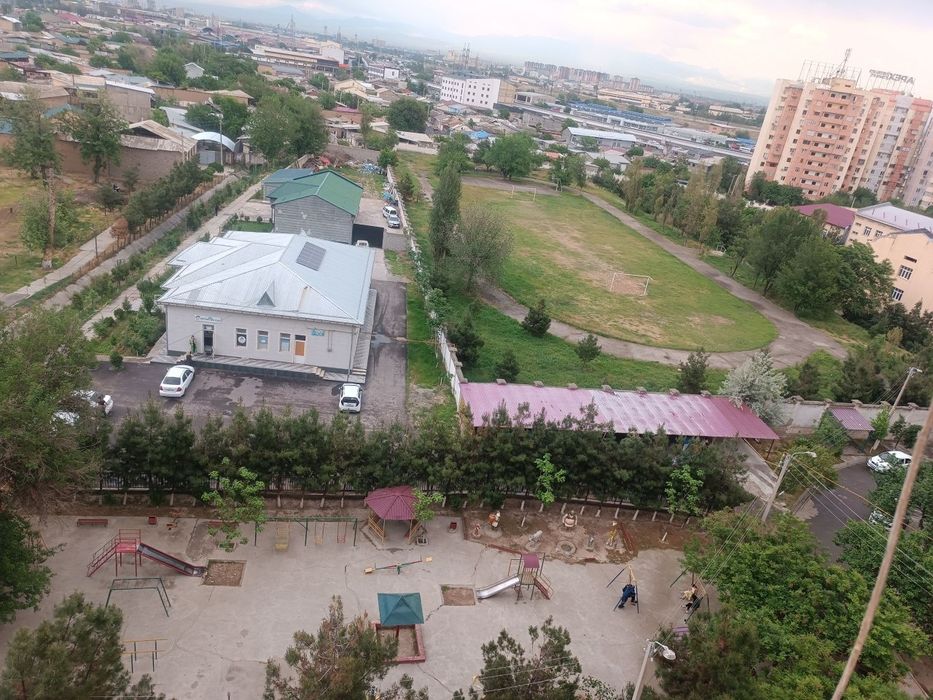 Qizlarga Bezmakler sheriklikka kv