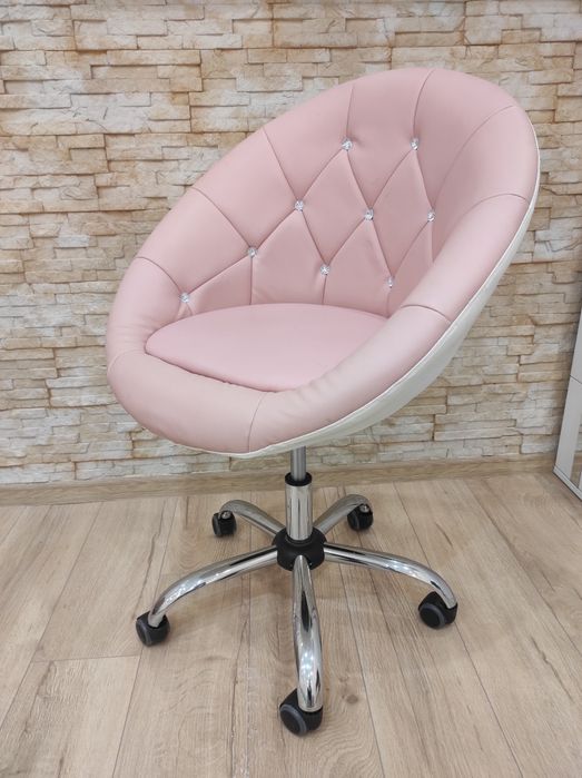 Професионален стол за маникюристи