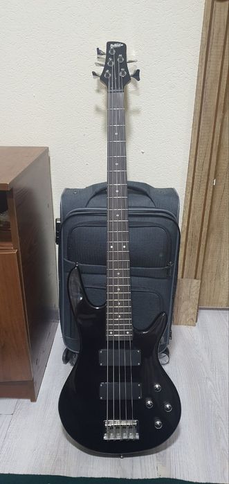 Bas gitara yangi