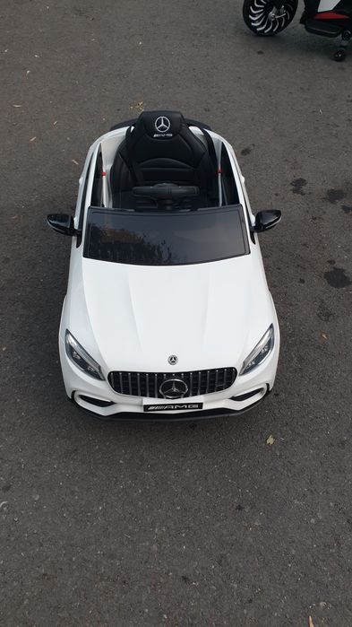 Mașinuța electrică pentru copiii