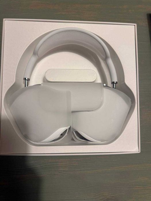 Apple AirPods Max — нови, не са използвани