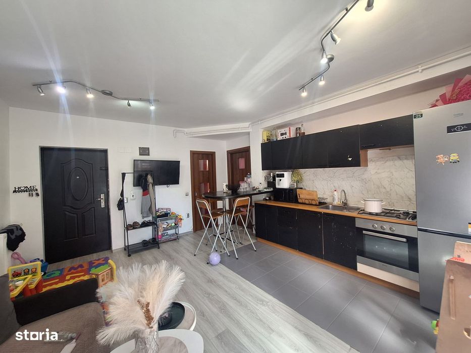 Apartament cu 2 camere, 40 mp, balcon, zona Eroilor — fotografia 1