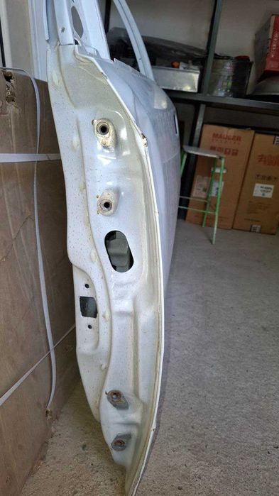 Gentra oldi chap tomon eshik (shopir tomon eshik)