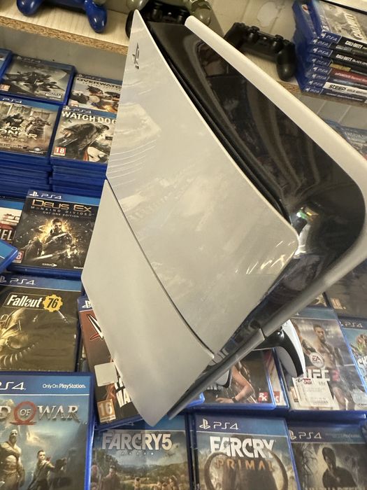 Playstation 5 slim  impecabil accept schimb cu ps 4 playstation