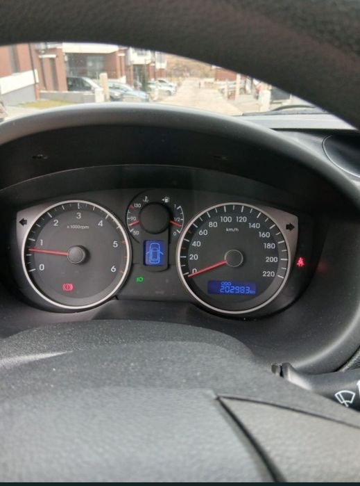 Vând Hyundai i20