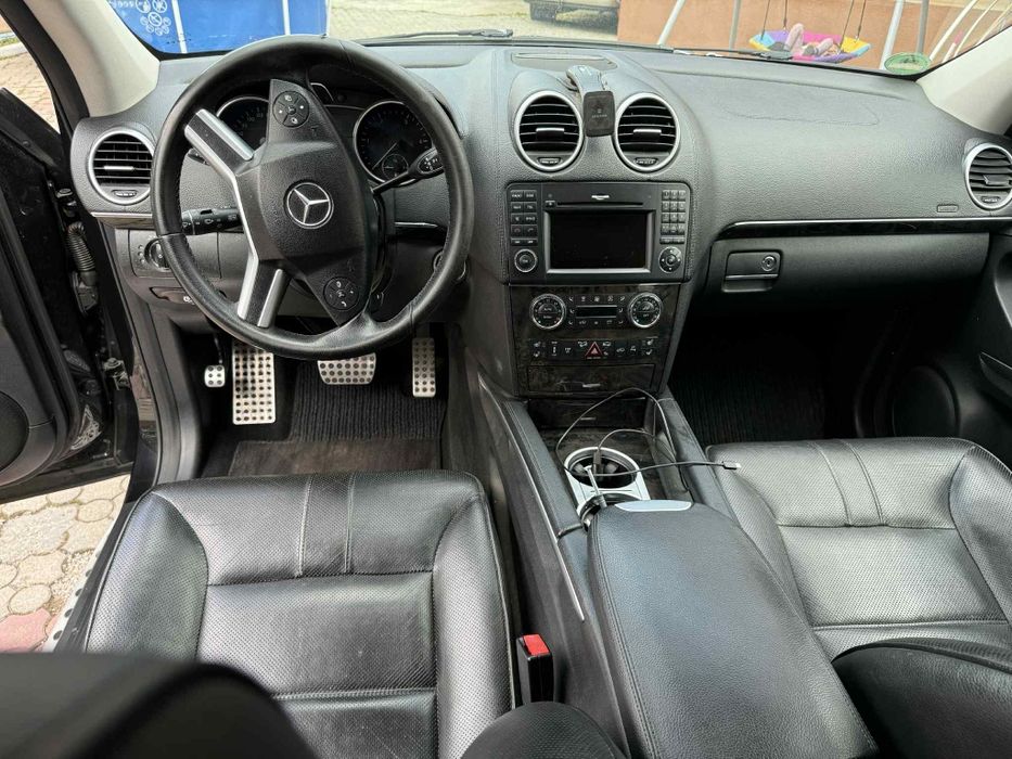 Vand sau schimb Mercedes Benz ML350 AMG