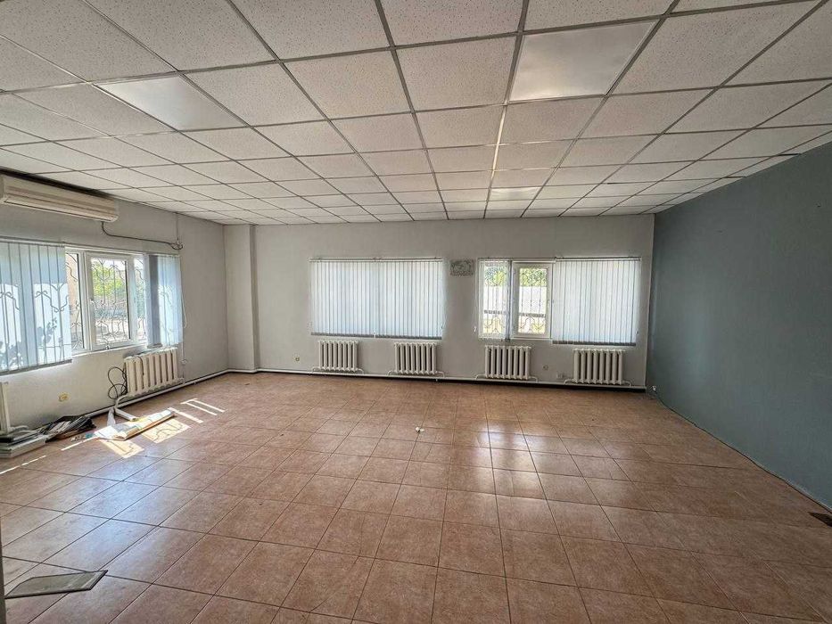 Бетемир р-н ул.Олтин Топган  рядом Пласт полимер склад 802 + 250 кв.м