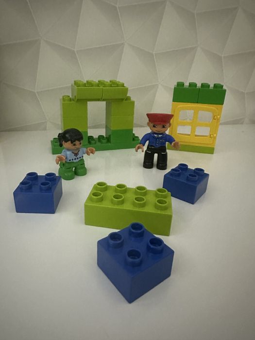 Set lego duplo-la scoala