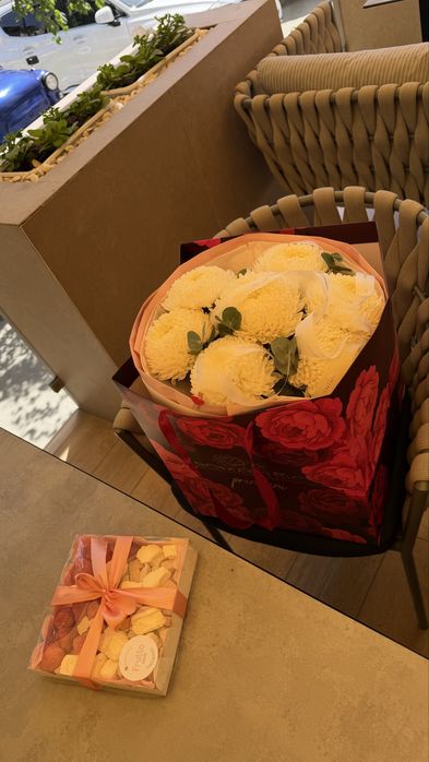 Бродам букет с коробкой ROMANTIC