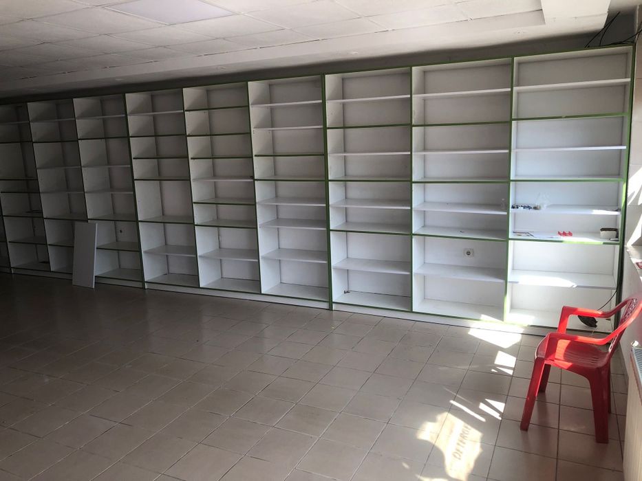 Închiriez spațiu comercial în Flămânzi zona 6 drumuri